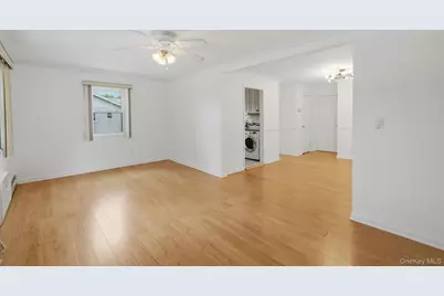 11 Toehee Place #2B, Islip, NY 11715 - Photo 7
