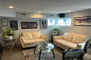 909 Berkshire Dr, Westbury, NY 11590 - Photo 11