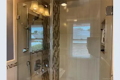 909 Berkshire Drive, Westbury, NY 11590 - Photo 21