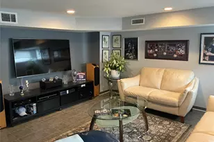 909 Berkshire Dr, Westbury, NY 11590 - Photo 9