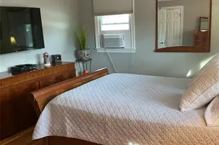 909 Berkshire Dr, Westbury, NY 11590 - Photo 25
