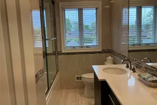 909 Berkshire Dr, Westbury, NY 11590 - Photo 15