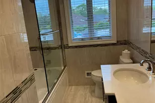 909 Berkshire Dr, Westbury, NY 11590 - Photo 23
