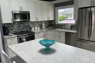 909 Berkshire Dr, Westbury, NY 11590 - Photo 7
