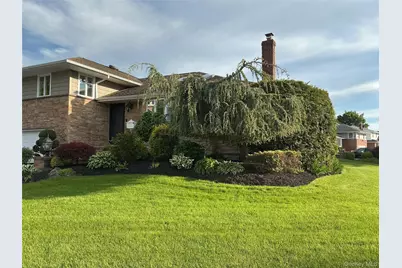 909 Berkshire Drive, Westbury, NY 11590 - Photo 3