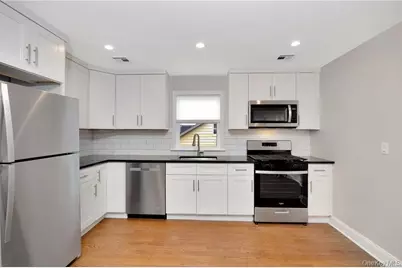 14 A Avenue #2, Port Washington, NY 11050 - Photo 3