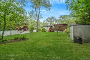 44 MacKay Dr, Hauppauge, NY 11788 - Photo 5
