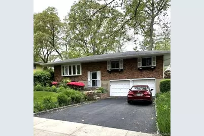 44 Mackay Drive, Hauppauge, NY 11788 - Photo 1