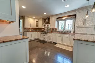 38 Shinnecock Ln, East Islip, NY 11730 - Photo 7