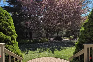 38 Shinnecock Ln, East Islip, NY 11730 - Photo 31