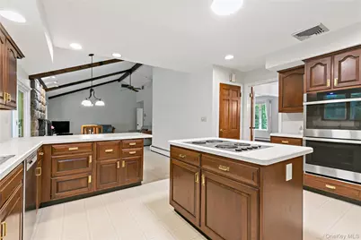 2425 Evergreen Street, Yorktown Heights, NY 10598 - Photo 13