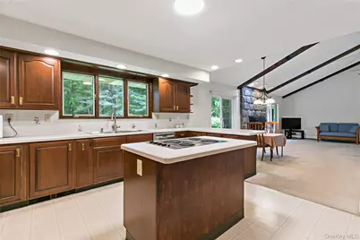 2425 Evergreen Street, Yorktown Heights, NY 10598 - Photo 11