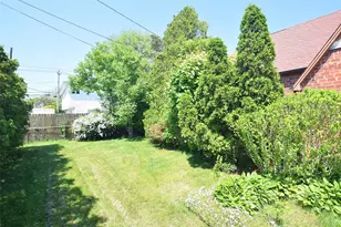 25 Kensington Ct, Copiague, NY 11726 - Photo 17