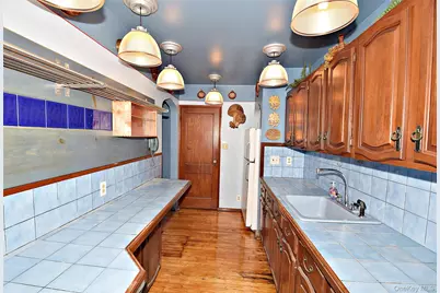 25 Kensington Court, Copiague, NY 11726 - Photo 7