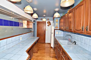 25 Kensington Ct, Copiague, NY 11726 - Photo 7