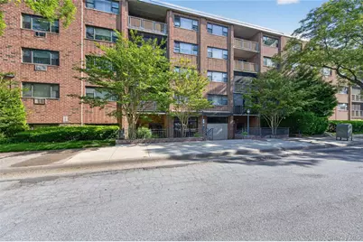 100 Clinton Avenue #2Y, Mineola, NY 11501 - Photo 1