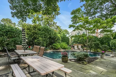 78 Chestnut Street, Glen Cove, NY 11542 - Photo 19
