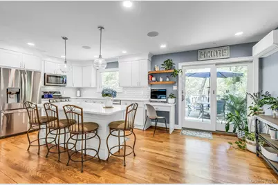 62 Craig Road, Islip Terrace, NY 11752 - Photo 9