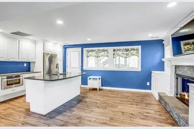 62 Craig Road, Islip Terrace, NY 11752 - Photo 17