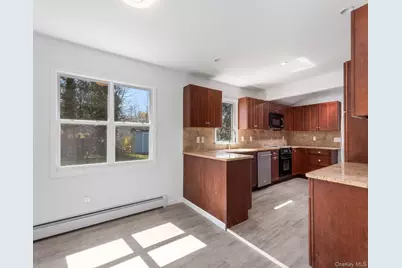 27 (Aka 630) Madison Street, Greenport, NY 11944 - Photo 3