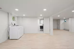 14 Ellen Pl, Kings Park, NY 11754 - Photo 17