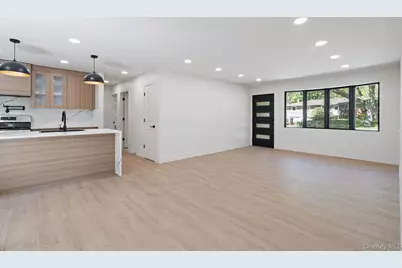 14 Ellen Place, Kings Park, NY 11754 - Photo 5
