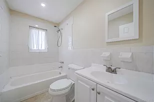 4 Bay Pl, Lindenhurst, NY 11757 - Photo 23