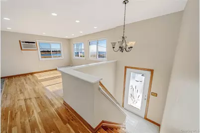 4 Bay Place, Lindenhurst, NY 11757 - Photo 11