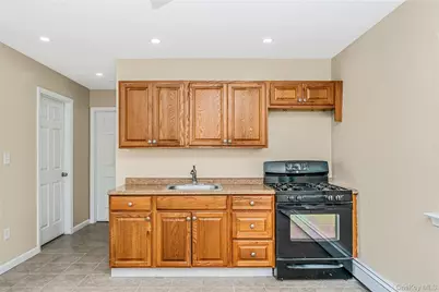4 Bay Place, Lindenhurst, NY 11757 - Photo 29