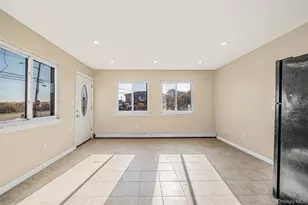 4 Bay Pl, Lindenhurst, NY 11757 - Photo 27