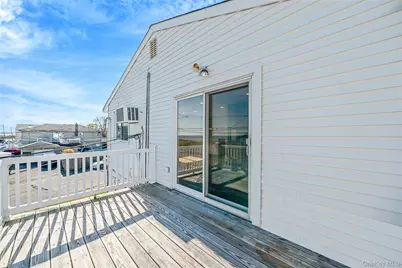 4 Bay Place, Lindenhurst, NY 11757 - Photo 5