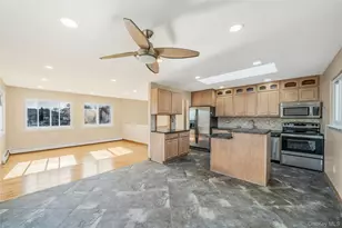 4 Bay Pl, Lindenhurst, NY 11757 - Photo 15