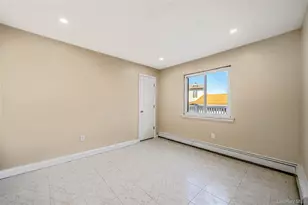 4 Bay Pl, Lindenhurst, NY 11757 - Photo 25