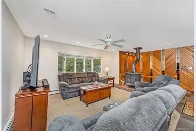1264 Locust Avenue, Bohemia, NY 11716 - Photo 7
