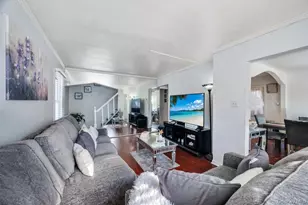 8 Francis Ct, Elmont, NY 11003 - Photo 3