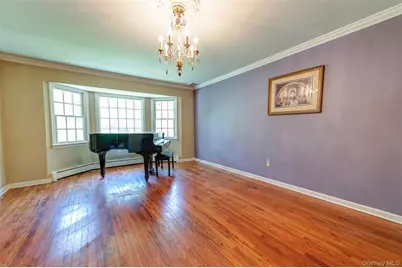 220 Windsor Avenue, Brightwaters, NY 11718 - Photo 3