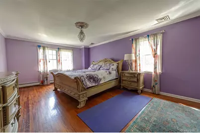 220 Windsor Avenue, Brightwaters, NY 11718 - Photo 11