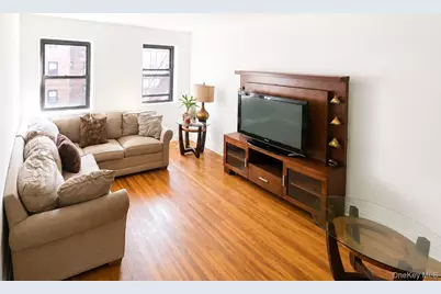 118-60 Metropolitan Avenue #3C, Kew Gardens, NY 11415 - Photo 1
