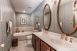15 Scarborough Dr, Smithtown, NY 11787 - Photo 17