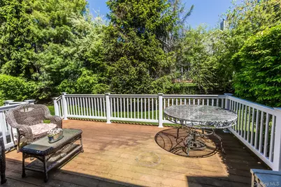 15 Scarborough Drive, Smithtown, NY 11787 - Photo 25