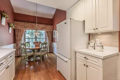 15 Scarborough Drive, Smithtown, NY 11787 - Photo 7