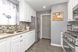 333 E Broadway, Long Beach, NY 11561 - Photo 9