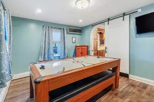 2 Pentmoor Dr, Mastic, NY 11950 - Photo 11
