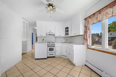 13 Squirrel Lane, Levittown, NY 11756 - Photo 7