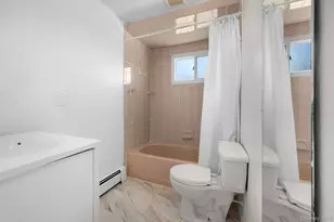 13 Squirrel Ln, Levittown, NY 11756 - Photo 33