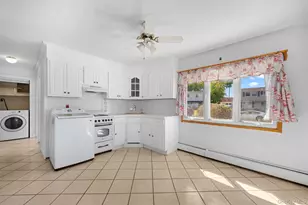 13 Squirrel Ln, Levittown, NY 11756 - Photo 5