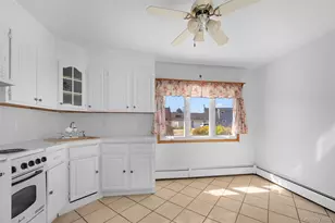 13 Squirrel Ln, Levittown, NY 11756 - Photo 9