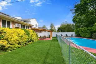 8 Pasadena Dr, Plainview, NY 11803 - Photo 27