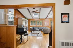 8 Pasadena Dr, Plainview, NY 11803 - Photo 3