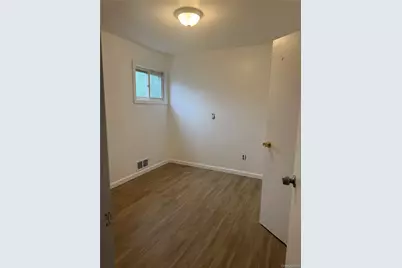 49 Lincoln Street, Elmont, NY 11003 - Photo 5